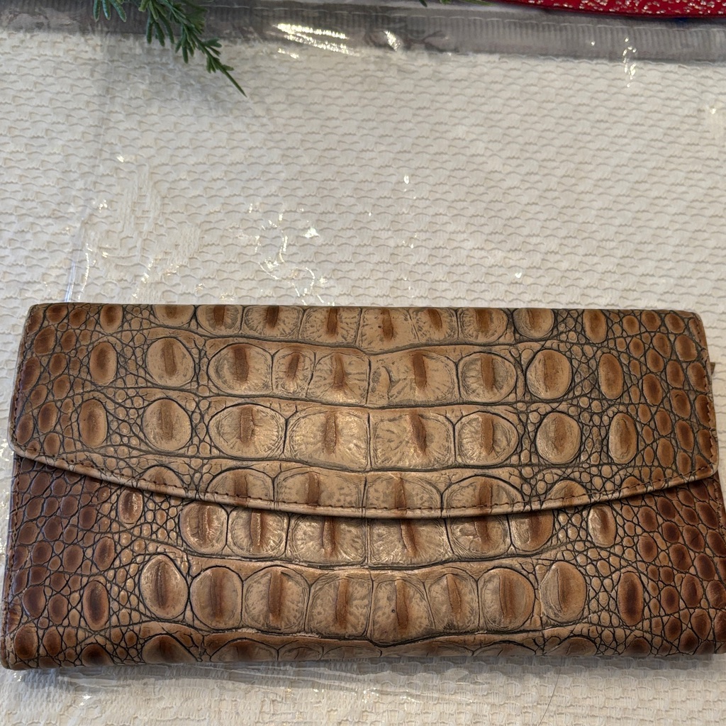 Elegant Brahmin Brown Ombre Crocodile Pattern Leather Clutch